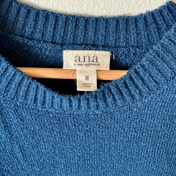 a.n.a. A New Approach Women's Blue Crew Neck Long Sleeved Sweater Size M - Picture 6 of 9